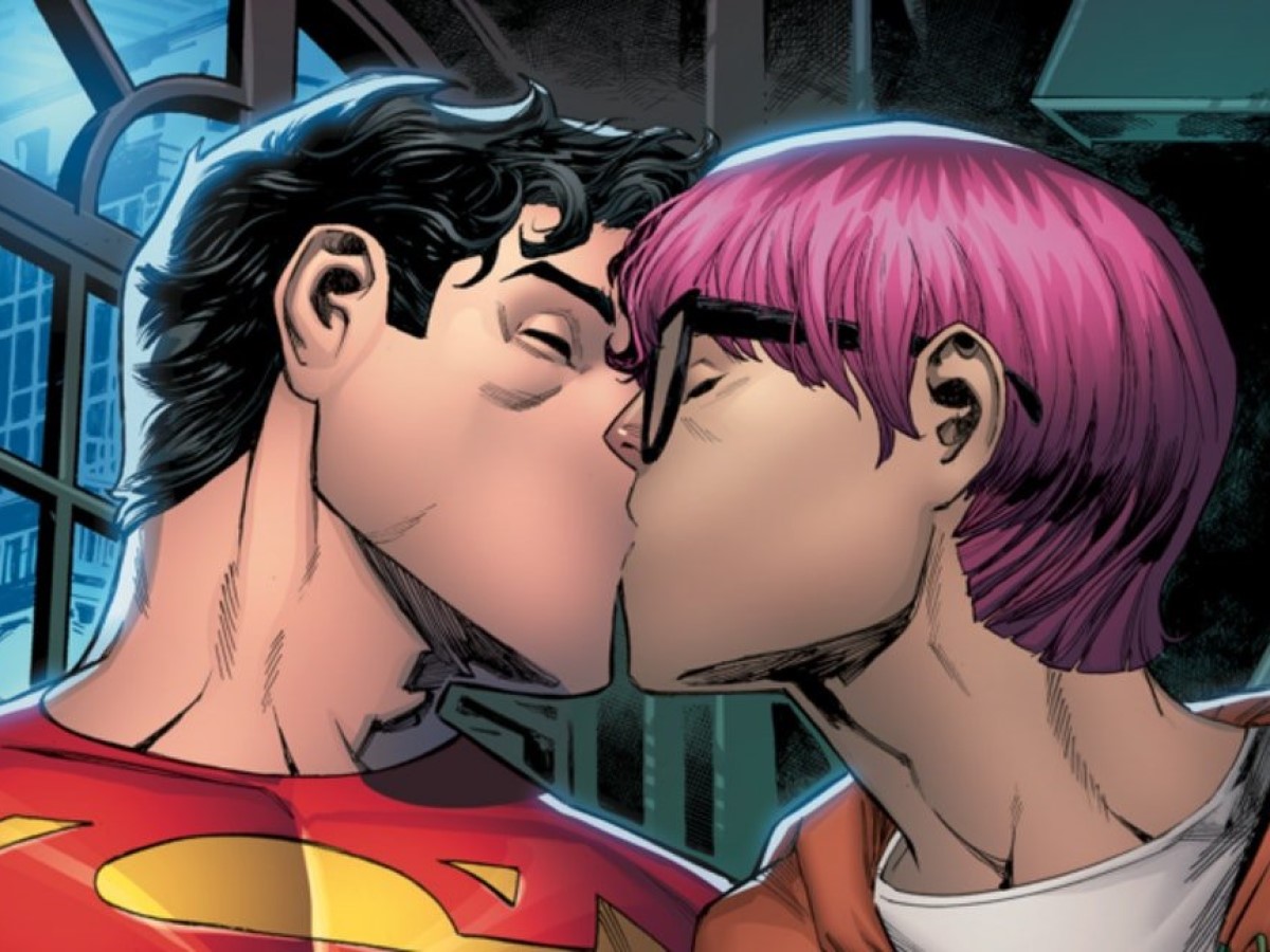 DC漫畫宣布新一代超人為「雙性戀」，將在11月上市漫畫與男性友人浪漫接吻