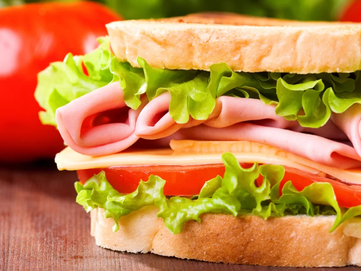 37歲男常吃三明治！健檢發現罹患胃炎 醫提醒4食物恐致胃癌