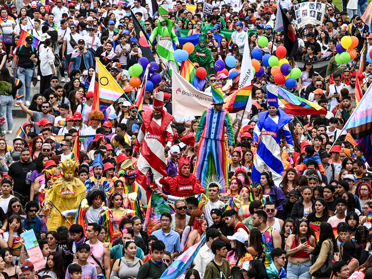 哥倫比亞史上最大同志遊行 逾10萬人參與
